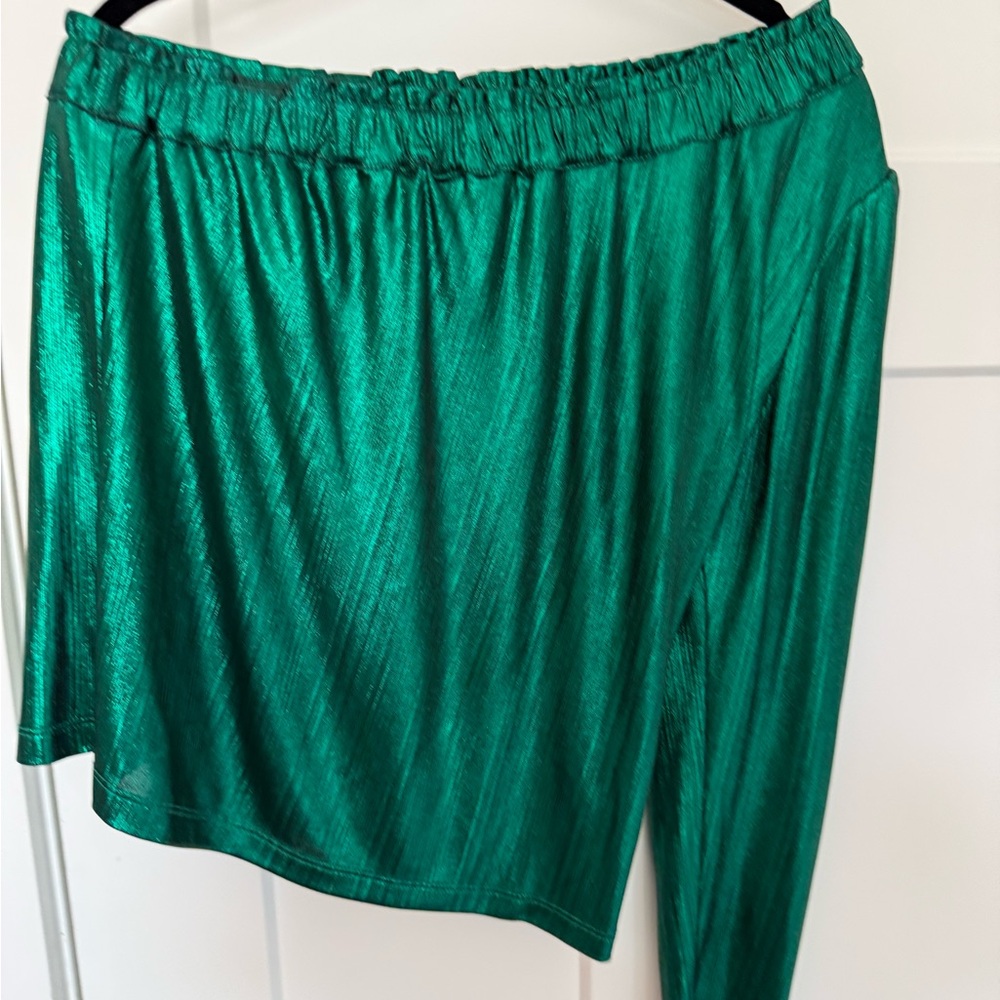 Current Air Asymmetrical top in Shimmering Green. Off shoulder size M. Worn once